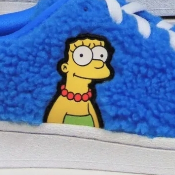 Brand new Adidas Originals Youth Size 1 The Simpsons Marge Superstar Sneakers - Picture 6 of 6